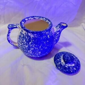 5" Teapot 4 Cups CAT MOLLY DALLAS Spatterware Folk Art Pottery Blue Country Lid